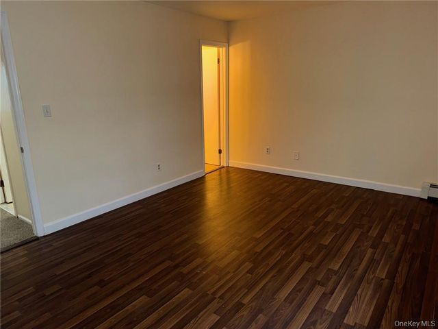 100 HILLSIDE Drive G8, Middletown, NY 10941