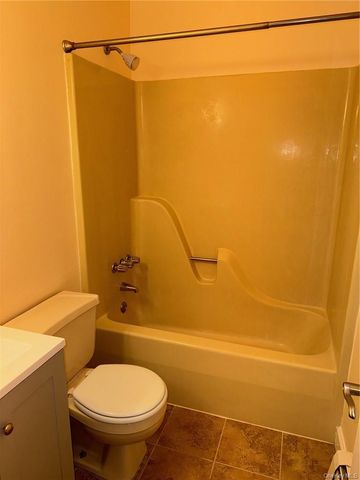 100 HILLSIDE Drive G8, Middletown, NY 10941