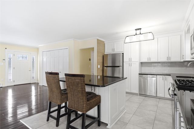 25 Dolphin Road, East Quogue, NY 11942