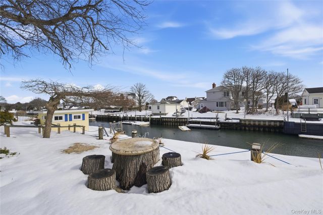 25 Dolphin Road, East Quogue, NY 11942