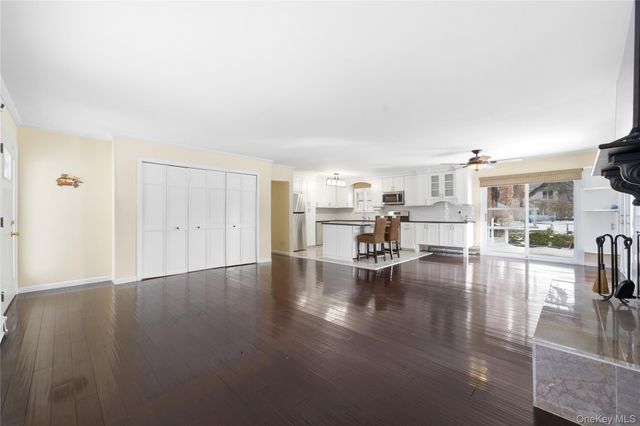 25 Dolphin Road, East Quogue, NY 11942