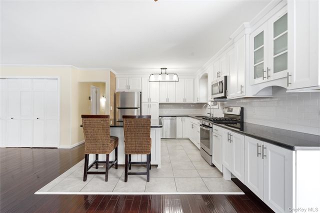 25 Dolphin Road, East Quogue, NY 11942