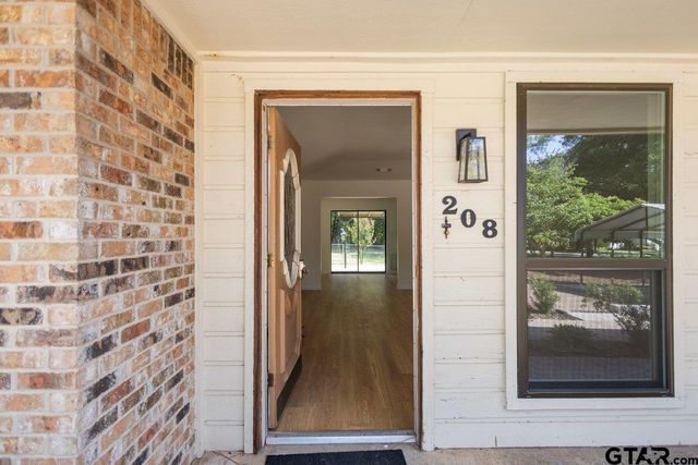 208 Treetop Ln, Hideaway, TX 75771