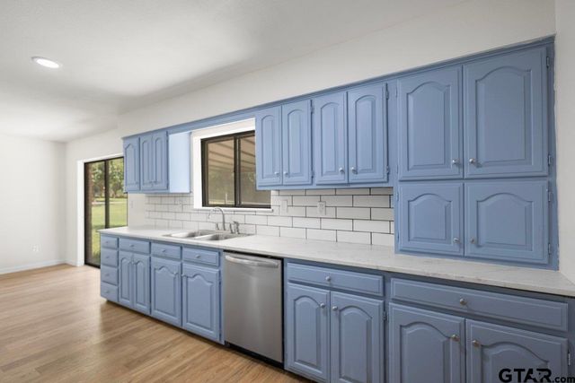 208 Treetop Ln, Hideaway, TX 75771