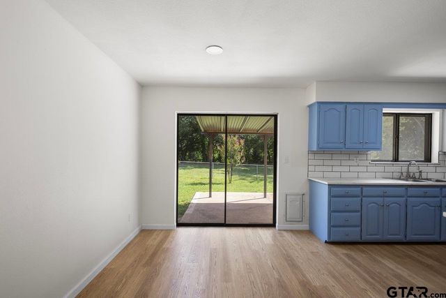 208 Treetop Ln, Hideaway, TX 75771