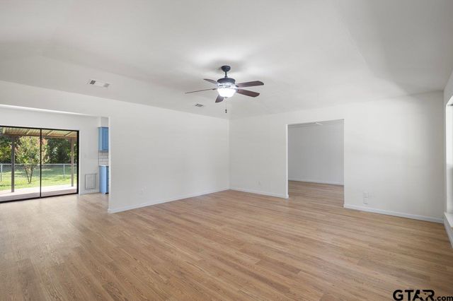 208 Treetop Ln, Hideaway, TX 75771