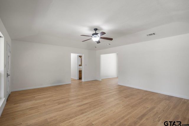 208 Treetop Ln, Hideaway, TX 75771