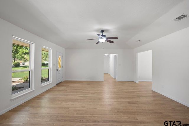 208 Treetop Ln, Hideaway, TX 75771