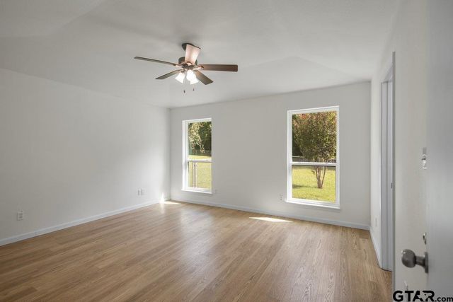 208 Treetop Ln, Hideaway, TX 75771