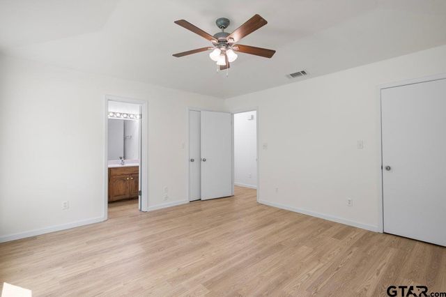 208 Treetop Ln, Hideaway, TX 75771
