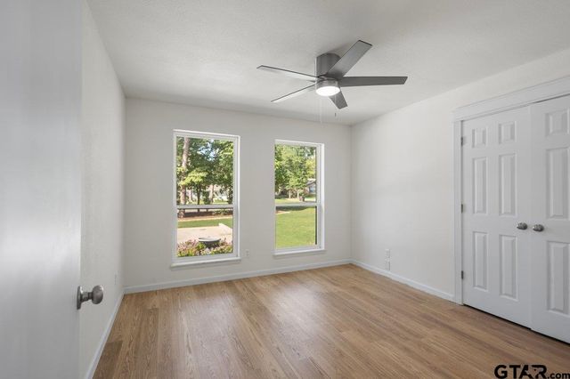 208 Treetop Ln, Hideaway, TX 75771