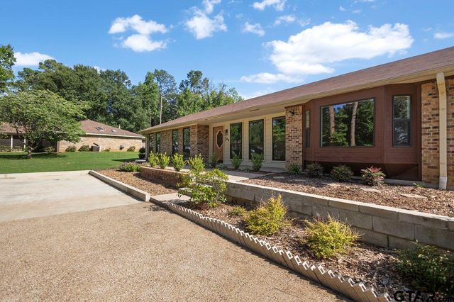 208 Treetop Ln, Hideaway, TX 75771