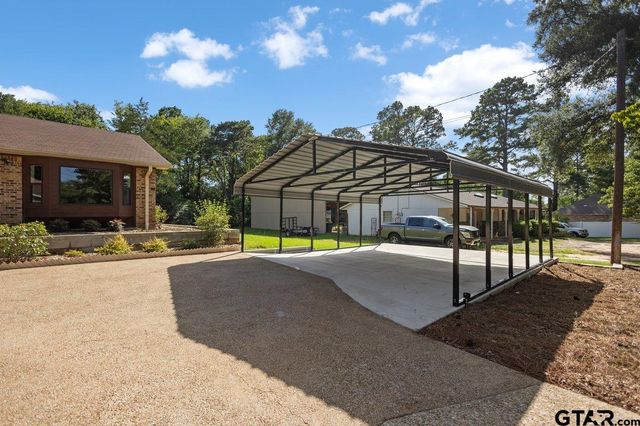 208 Treetop Ln, Hideaway, TX 75771