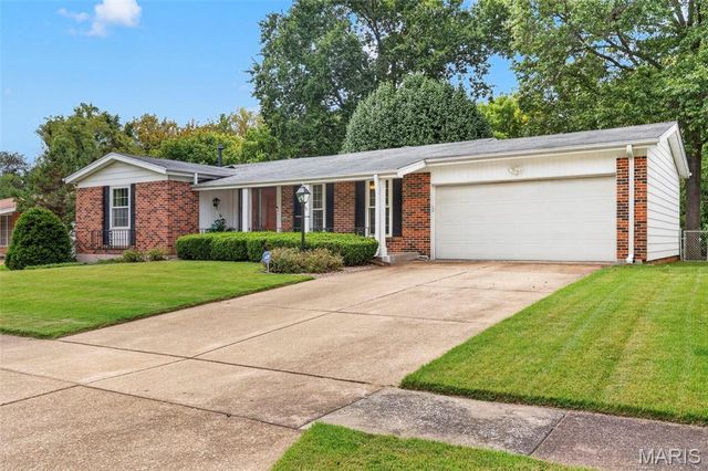 14450 Avocado Lane, Florissant, MO 63034