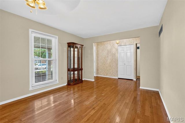 14450 Avocado Lane, Florissant, MO 63034