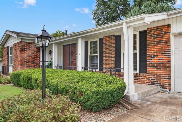 14450 Avocado Lane, Florissant, MO 63034