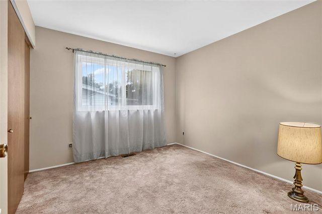 14450 Avocado Lane, Florissant, MO 63034