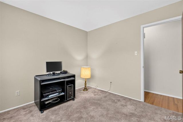 14450 Avocado Lane, Florissant, MO 63034