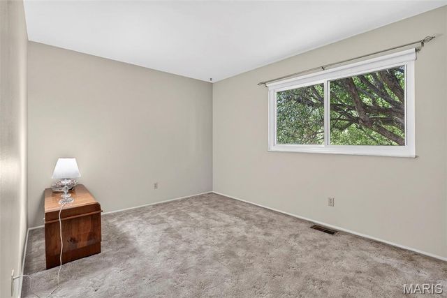 14450 Avocado Lane, Florissant, MO 63034