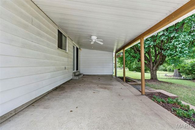 14450 Avocado Lane, Florissant, MO 63034