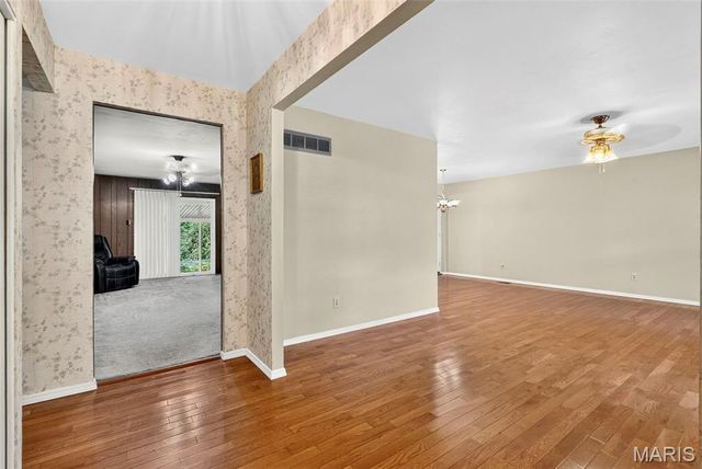 14450 Avocado Lane, Florissant, MO 63034