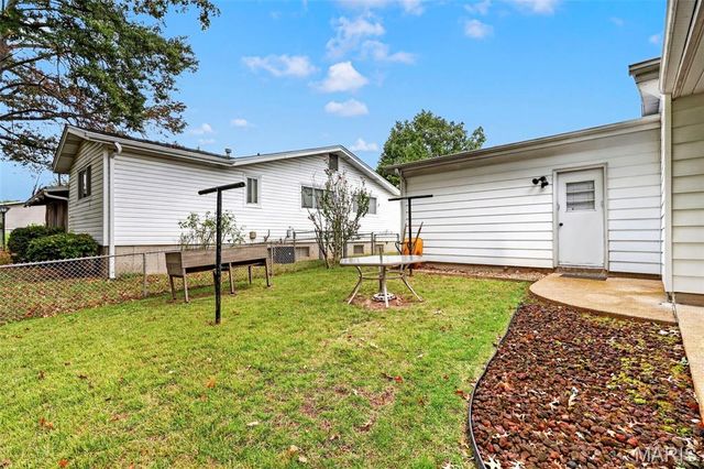14450 Avocado Lane, Florissant, MO 63034