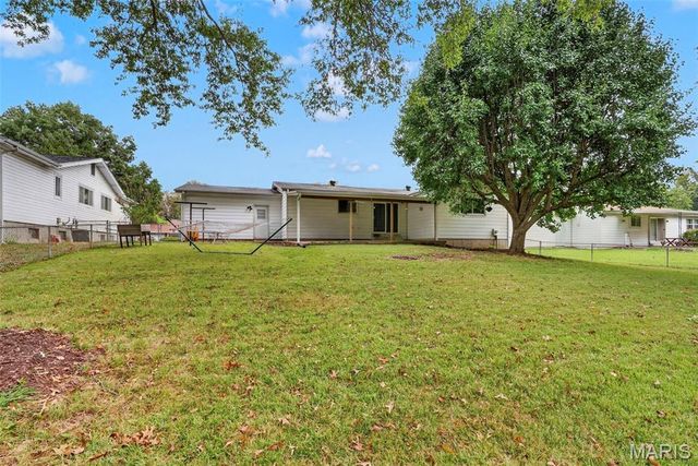 14450 Avocado Lane, Florissant, MO 63034