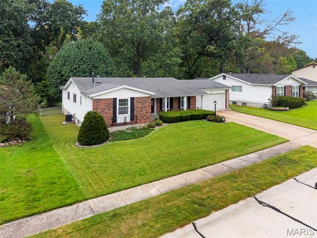 14450 Avocado Lane, Florissant, MO 63034