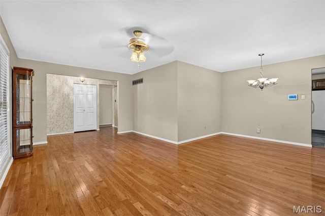 14450 Avocado Lane, Florissant, MO 63034