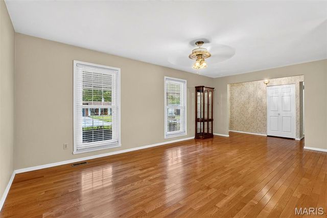 14450 Avocado Lane, Florissant, MO 63034