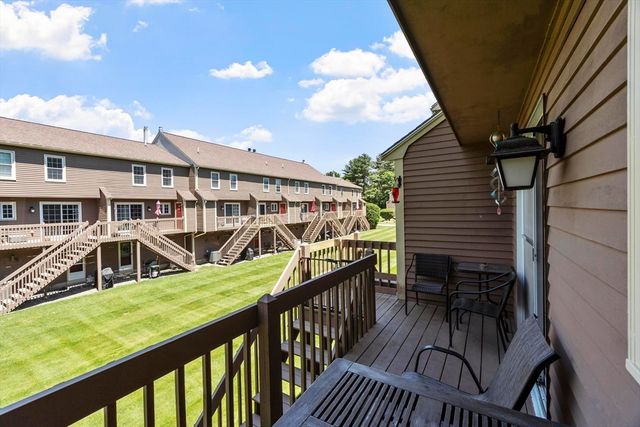52 Heritage Dr 52, Tewksbury, MA 01876