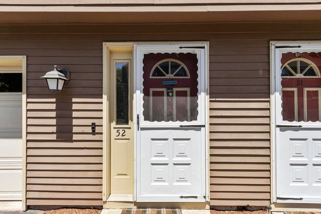 52 Heritage Dr 52, Tewksbury, MA 01876