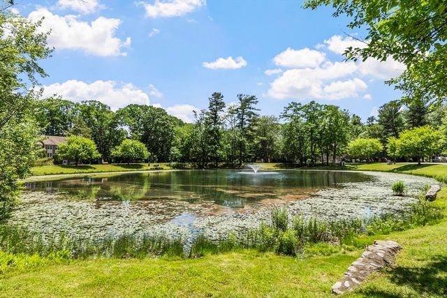52 Heritage Dr 52, Tewksbury, MA 01876