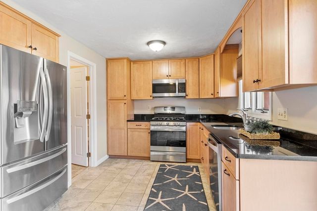 52 Heritage Dr 52, Tewksbury, MA 01876