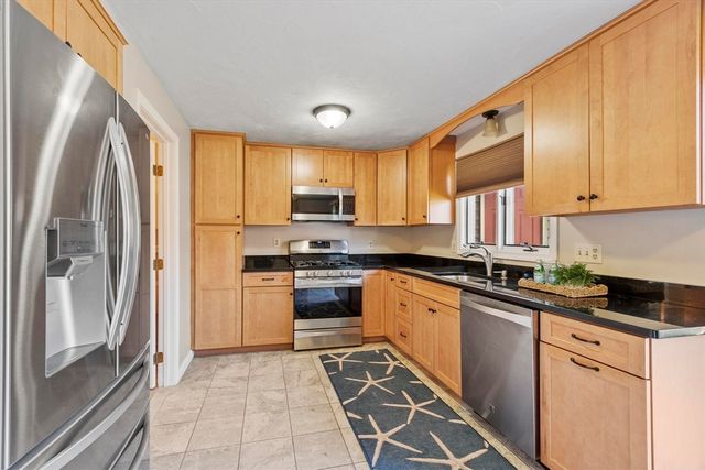 52 Heritage Dr 52, Tewksbury, MA 01876