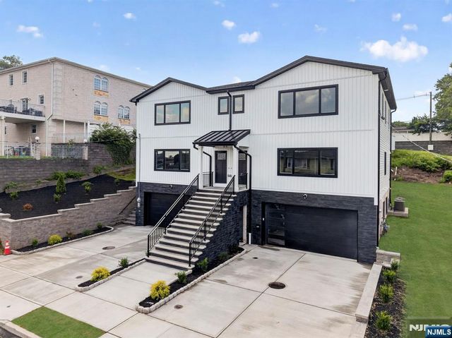 85-87 Echo Place, Elmwood Park, NJ 07407