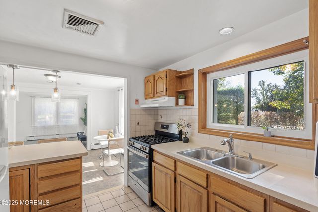 29 Wilson Avenue, Manalapan, NJ 07726