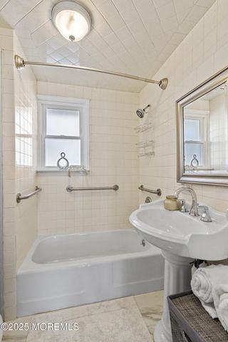 29 Wilson Avenue, Manalapan, NJ 07726