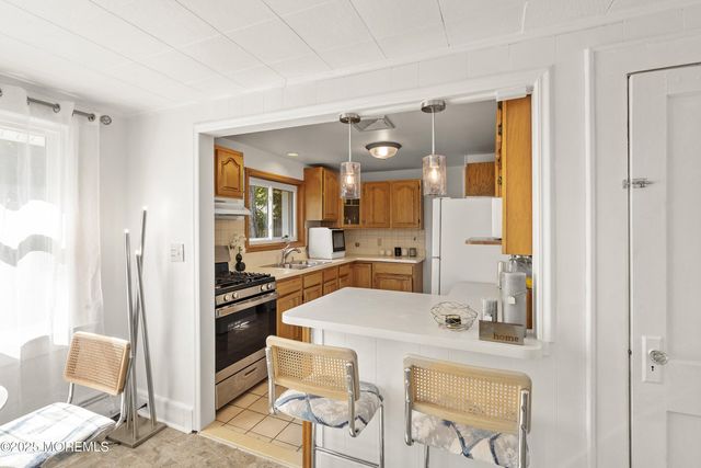 29 Wilson Avenue, Manalapan, NJ 07726