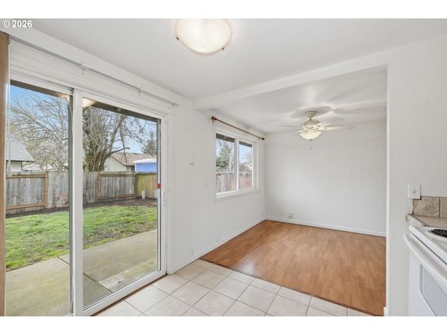 3705 PEPPERTREE Dr, Eugene, OR 97402