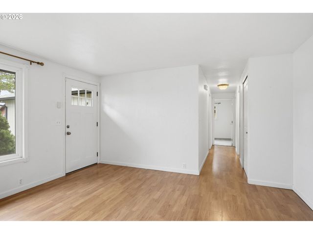 3705 PEPPERTREE Dr, Eugene, OR 97402