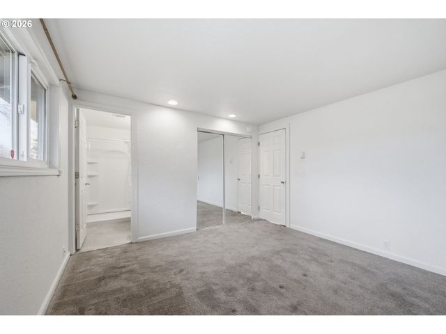 3705 PEPPERTREE Dr, Eugene, OR 97402