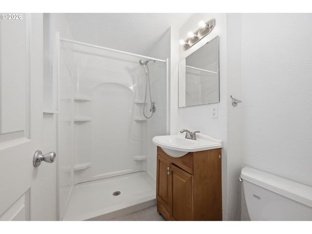 3705 PEPPERTREE Dr, Eugene, OR 97402