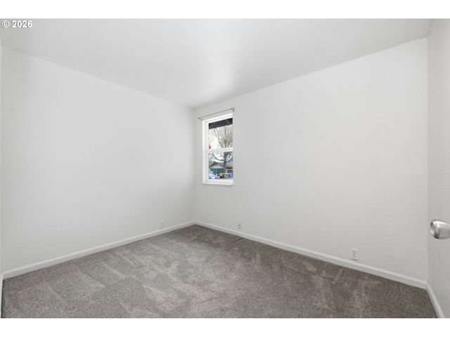 3705 PEPPERTREE Dr, Eugene, OR 97402