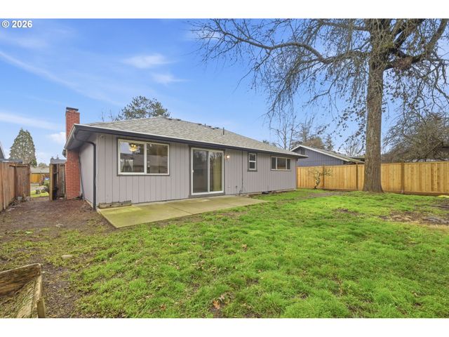 3705 PEPPERTREE Dr, Eugene, OR 97402