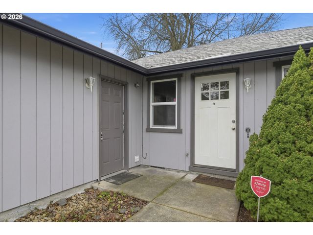 3705 PEPPERTREE Dr, Eugene, OR 97402