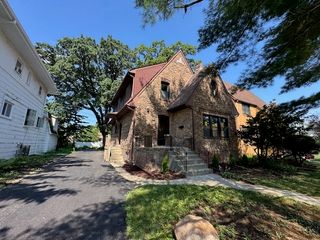 3512 Woodside Avenue, Brookfield, IL 60513