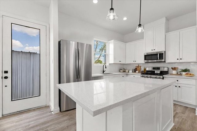 313 Tennessee Street, Houston, TX 77029