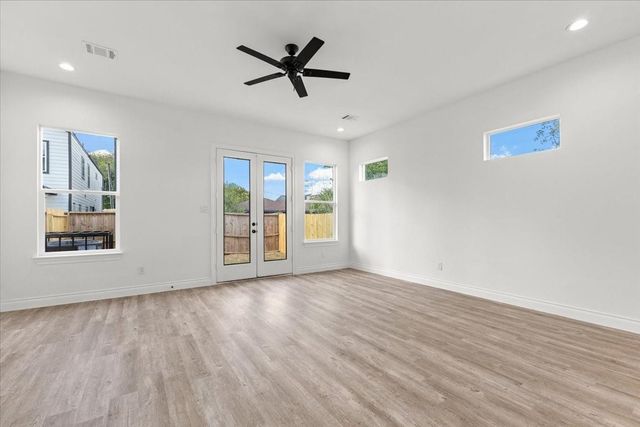 313 Tennessee Street, Houston, TX 77029