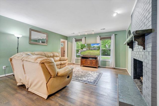 1233 Martha DR, Roanoke, VA 24019